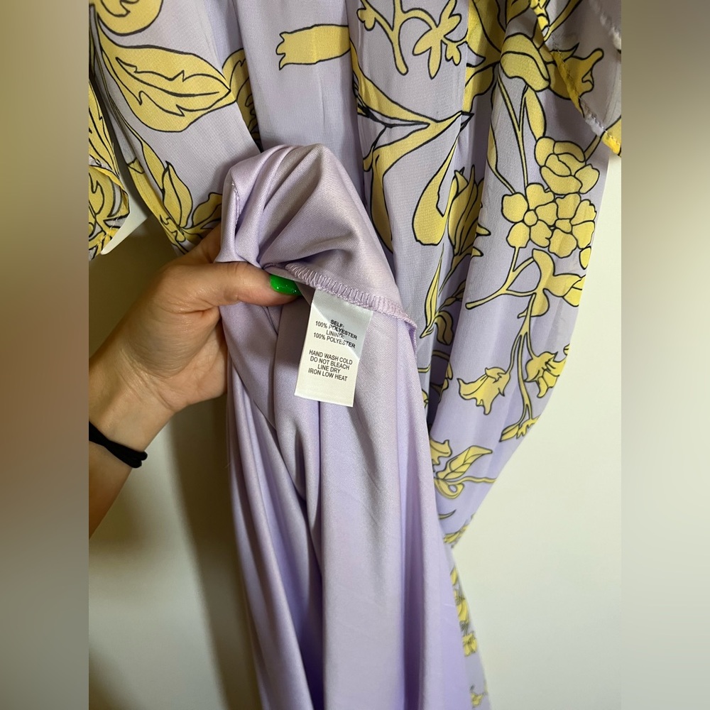 Lulus long off the shoulder dress new with tags. Purple and yellow accents - Picture 4 of 9
